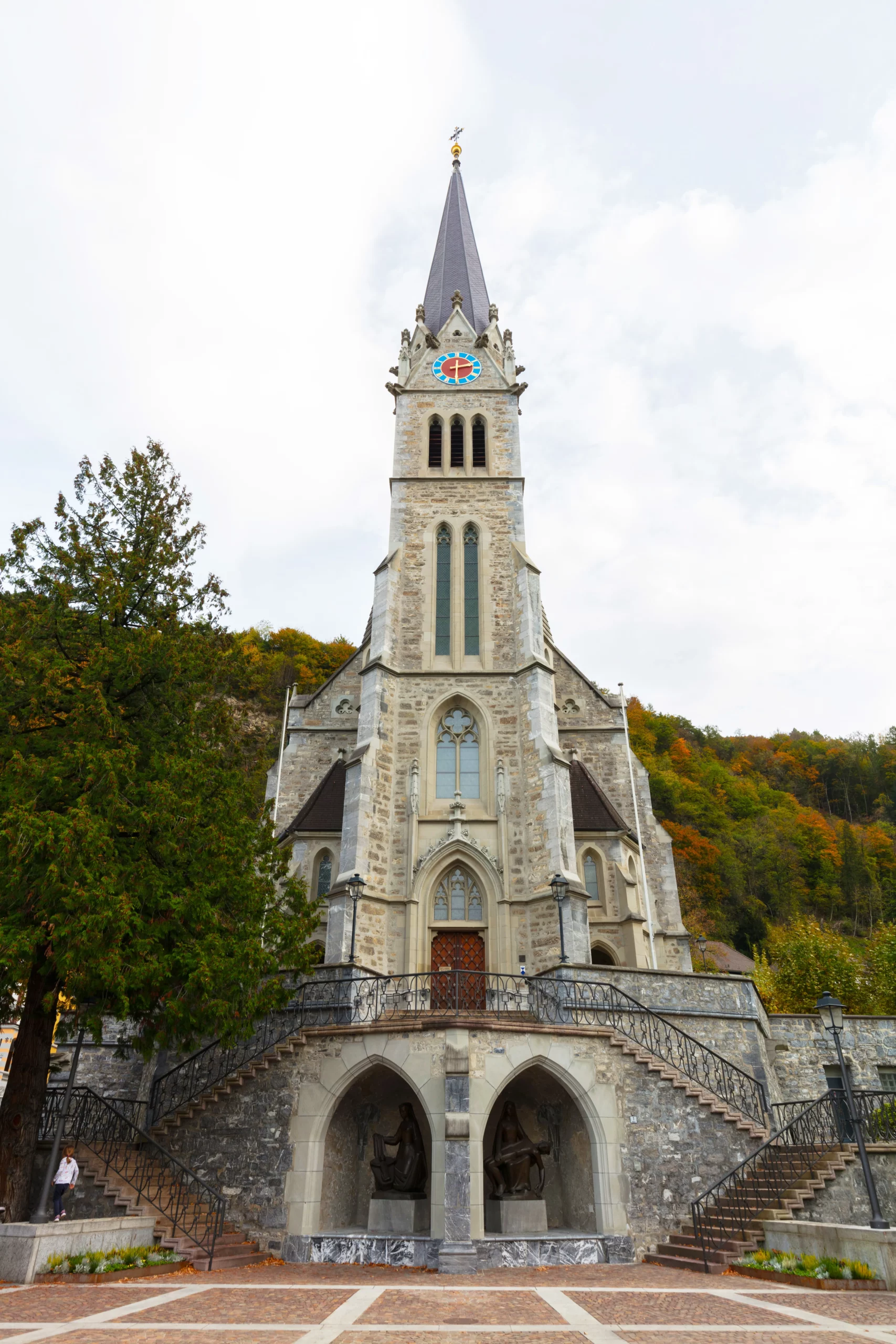 cc列支敦士登瓦杜茲聖弗洛里安大教堂 Kathedrale St. Florin Vaduz Liechtenstein Cathedral of St. Florin scaled