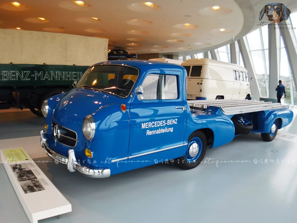 1955 第一輛用來載運賽車的拖車 Mercedes-Benz racing car transporter